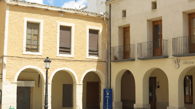 Antigua Lonja o Casa de los Arcos