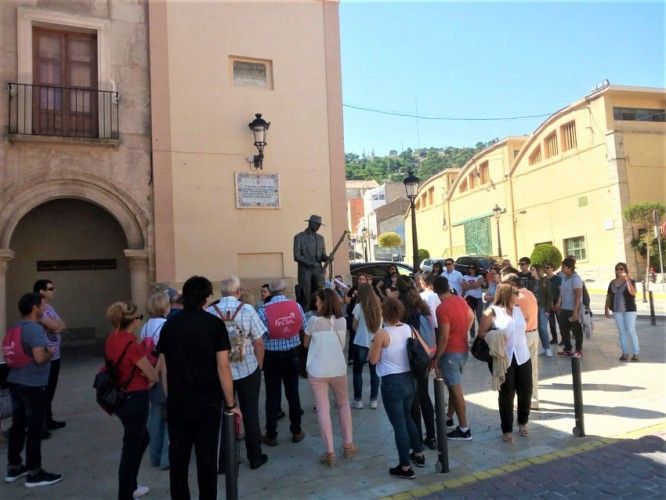 Fotos visita “Un Paseo por el casco antiguo de Yecla más degustación de Libricos”